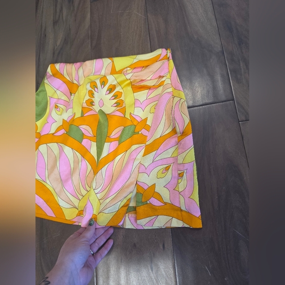 NWT ASTR The Label Retro Floral Mini Skirt Size Small Bright Multicolor - Picture 3 of 5